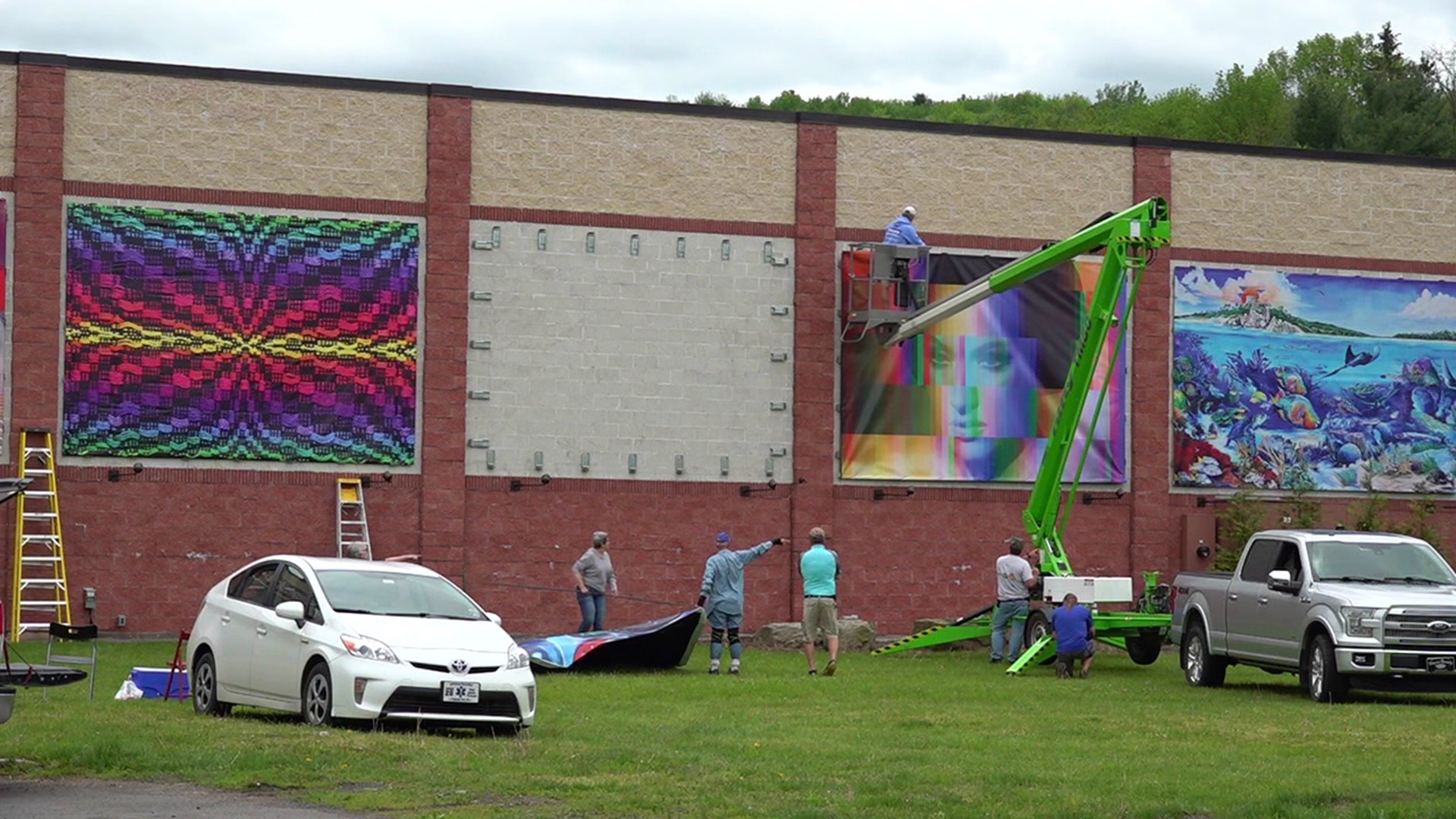 The Wayne County Arts Alliance is showing off art on larger-than-life canvases as they installed the 2022 edition of The Great Wall of Honesdale.