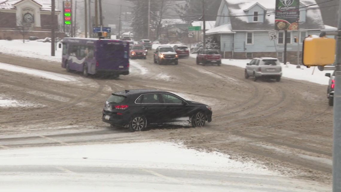 Drivers in the Poconos struggle on snowy day - Vimarsana News