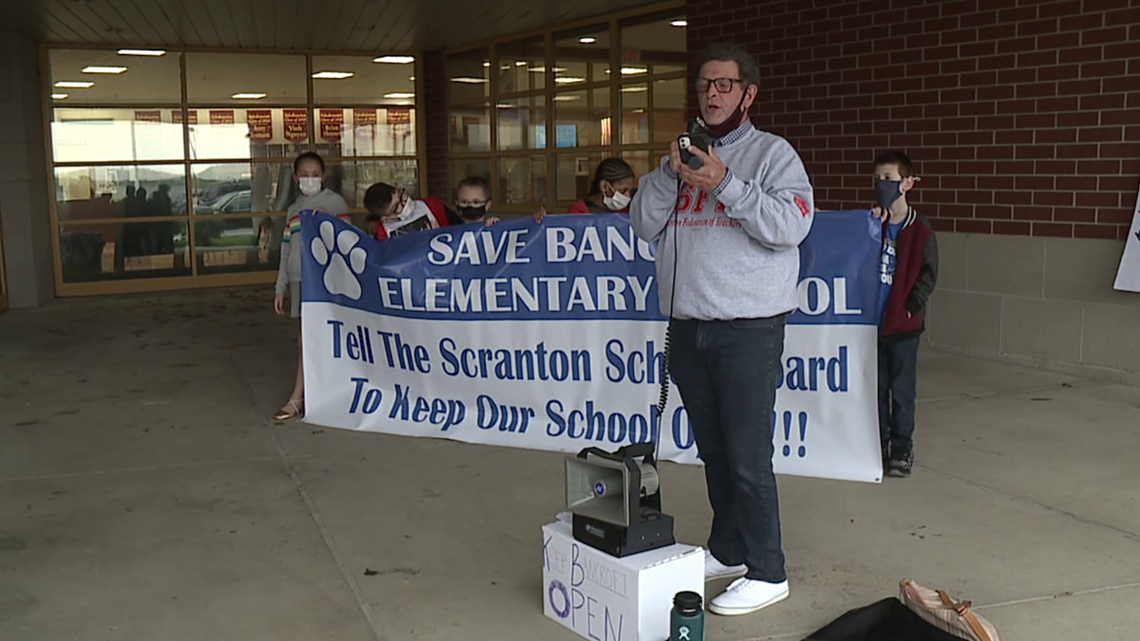 Parents rally to save elementary school in Scranton