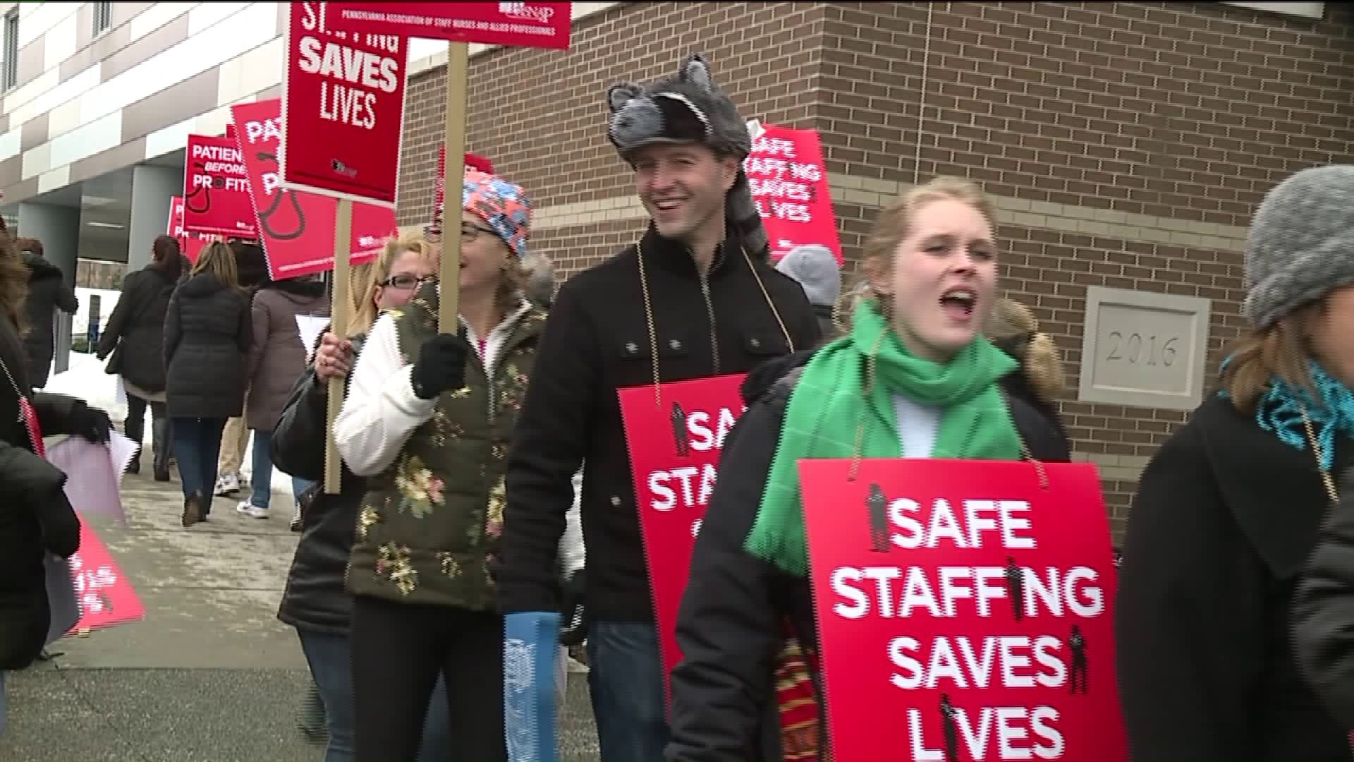 Nurses Rally Outside Geisinger-CMC in Scranton
