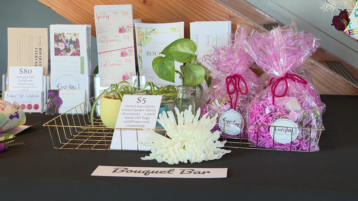 Level Grounds Café had a bouquet bar set up on Valentine's Day - Vimarsana News