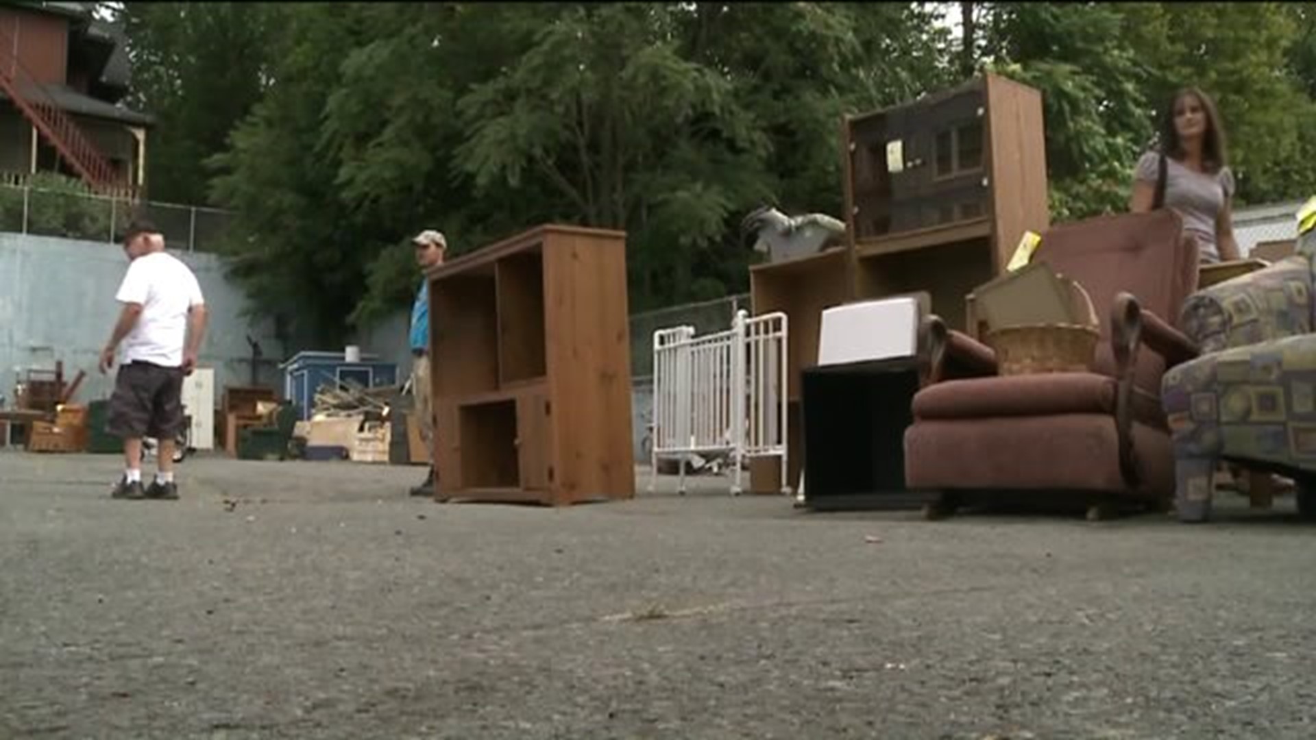 Nonprofit Gives Away Furniture for Free