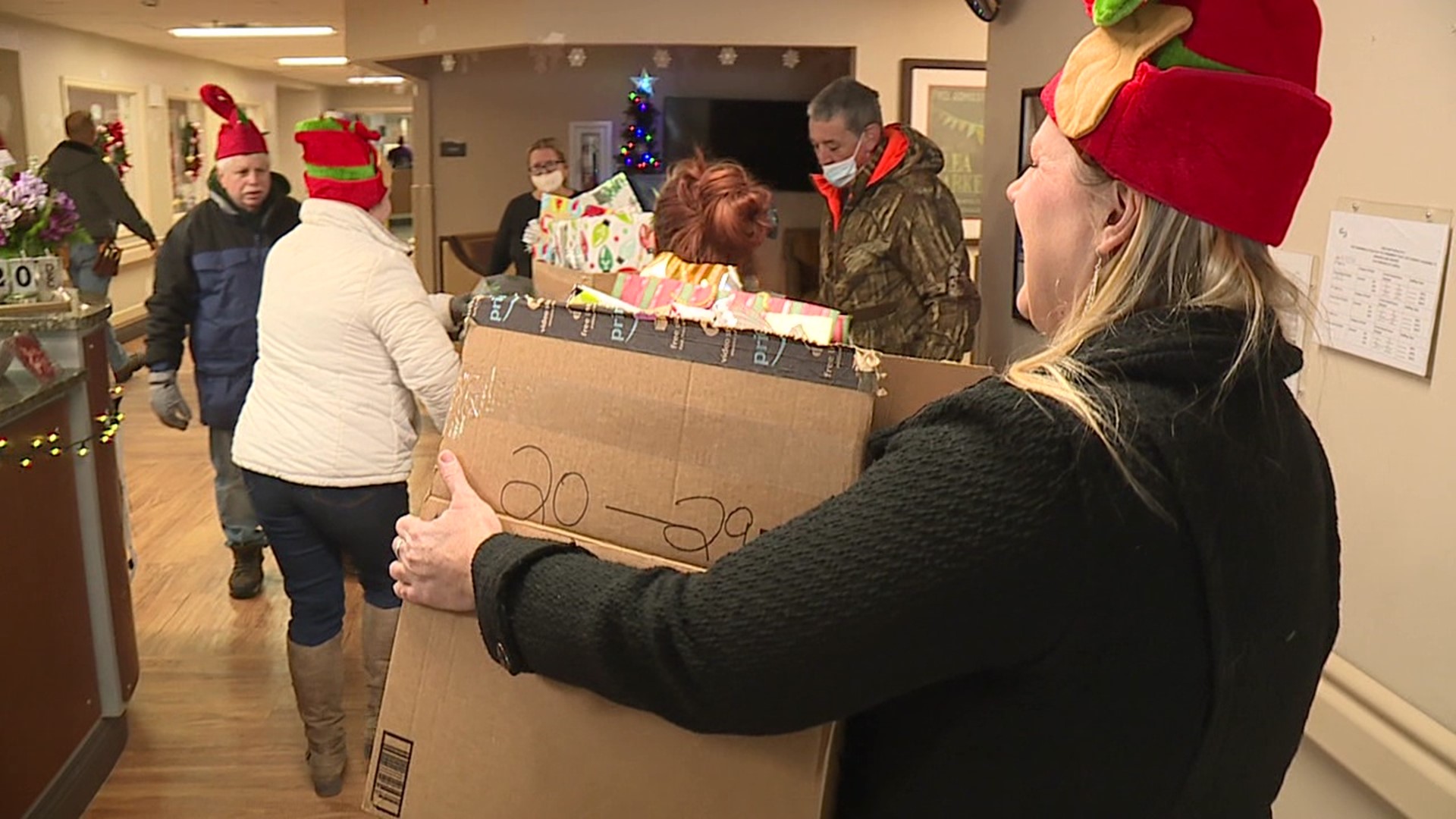 Newswatch 16's Emily Kress shows us how the group in Wayne County is spreading Christmas cheer.