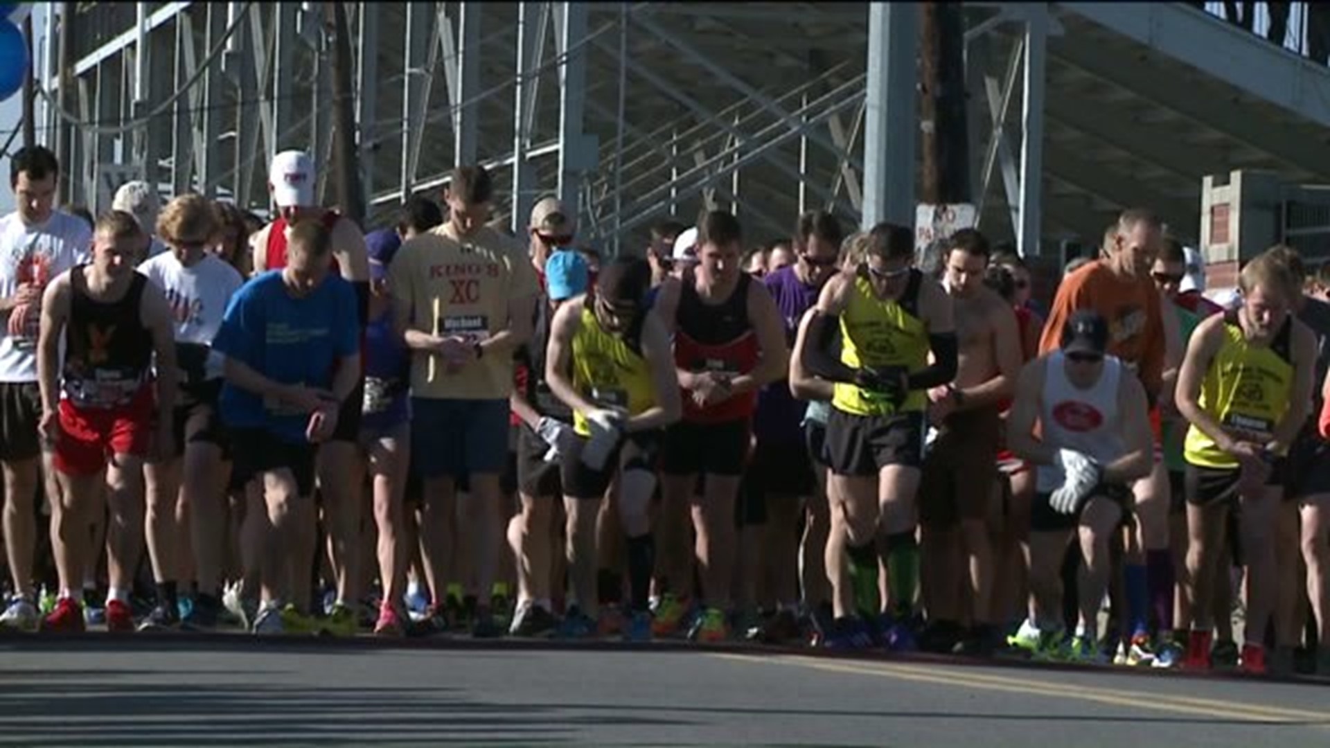 Thousands Lined Up for Scranton’s Half Marathon