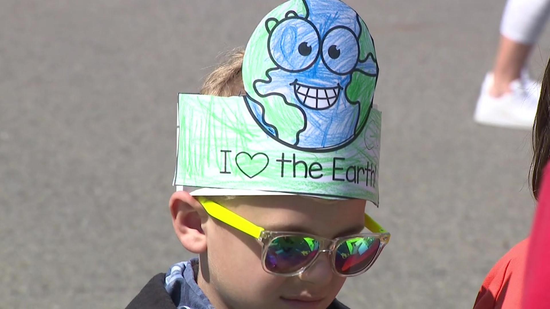An elementary school in Monroe County hosted a celebration in honor of Earth Day for its nearly 900 students.