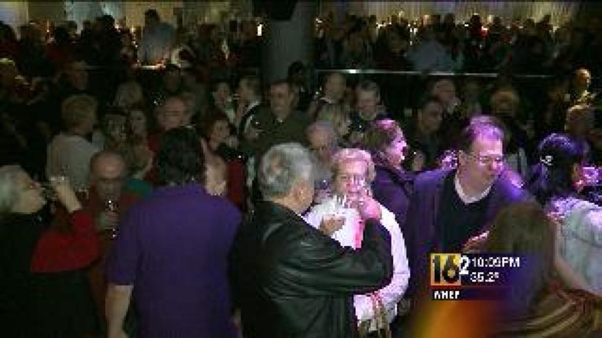Renewal Ceremony Attracts Hundreds in Poconos