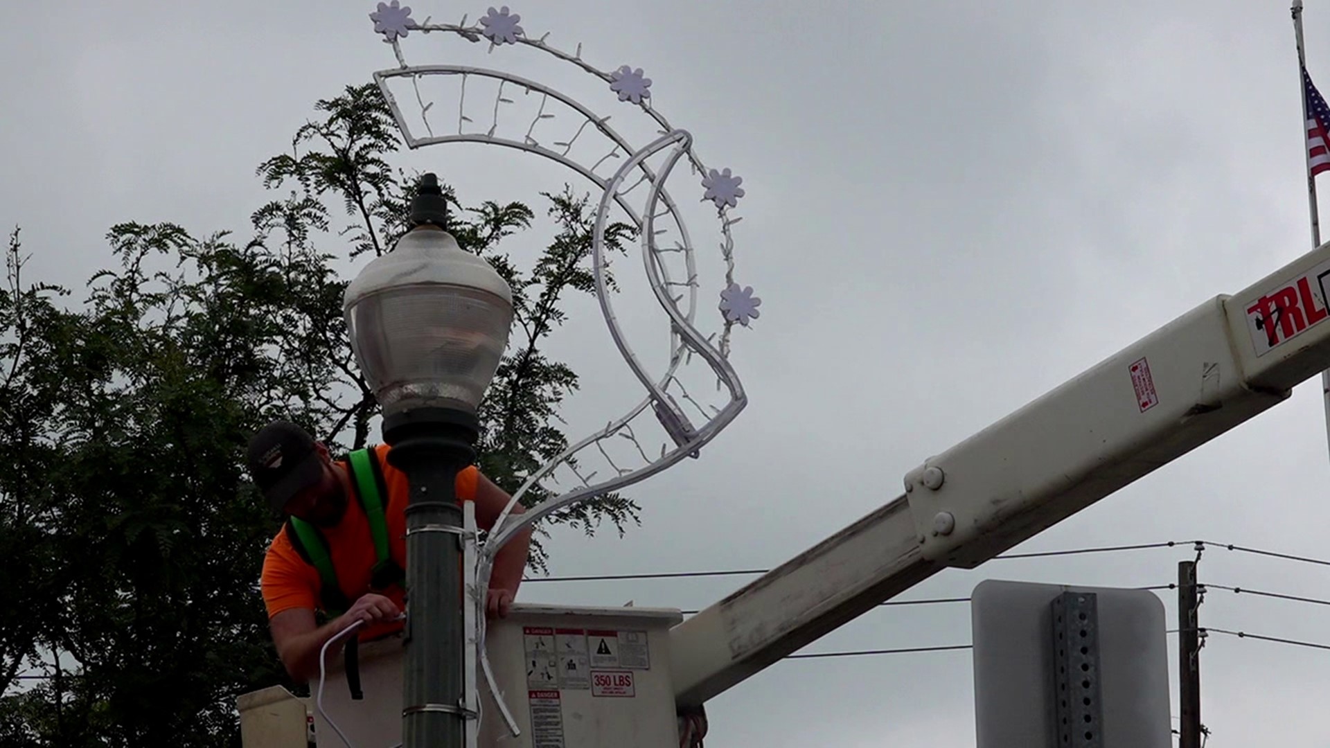 Pottsville is getting ready for Christmas a little early this year by putting up one out of 50 new street light displays.