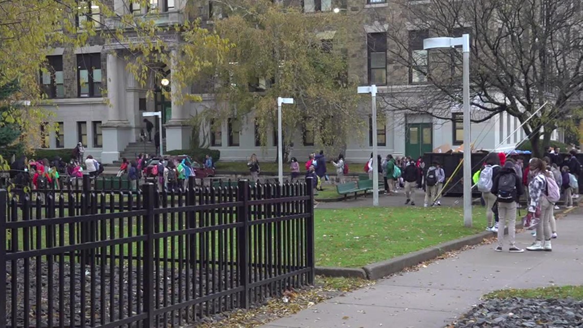 Scranton students return to class after tentative teacher pact