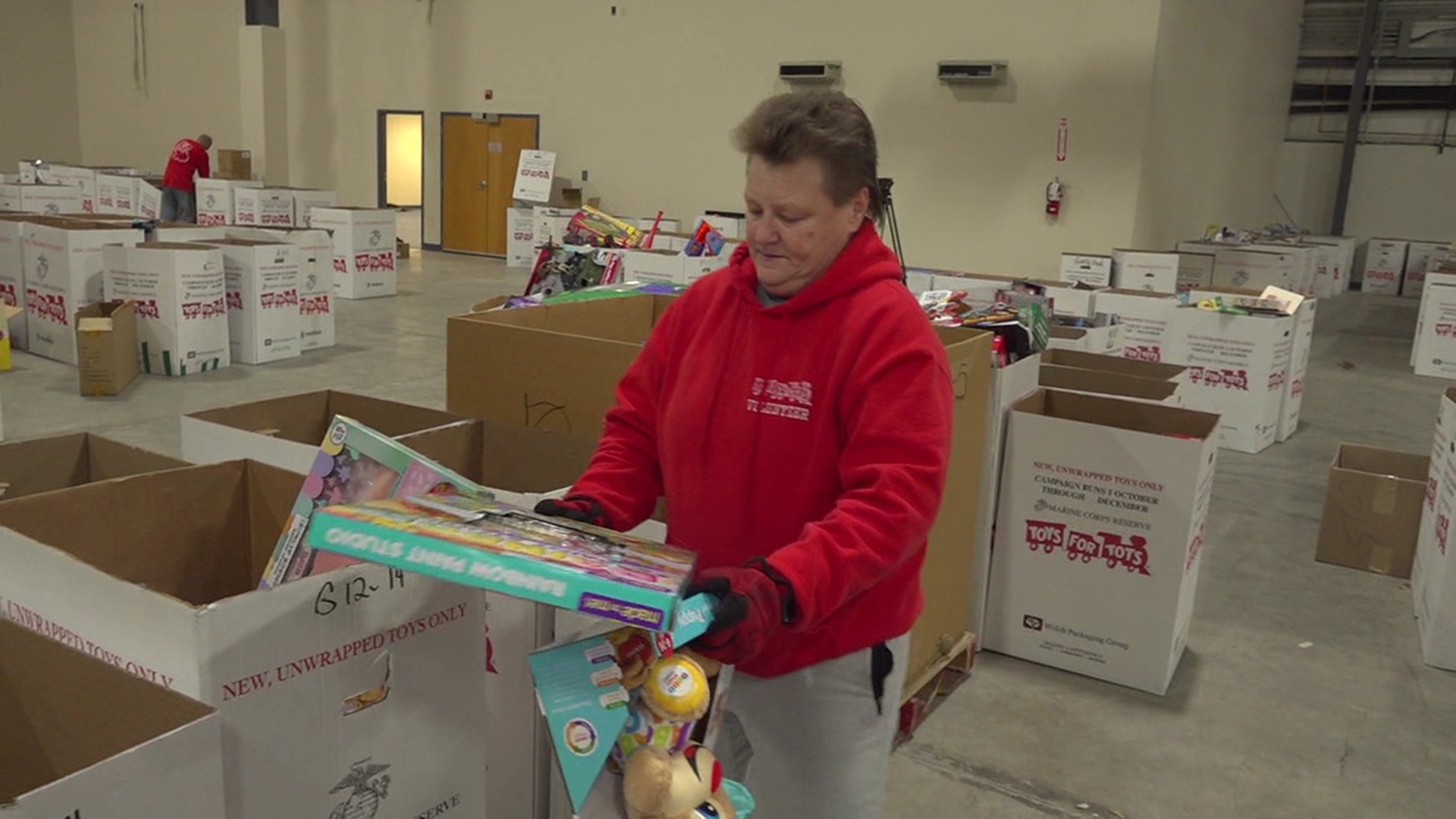 Newswatch 16's Chelsea Strub has the details of the members who volunteer to sort out all the Toys for Tots in a warehouse in Hanover Township.