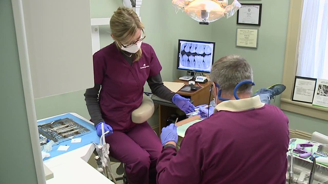 Dentist Offers Free Services for Veterans
