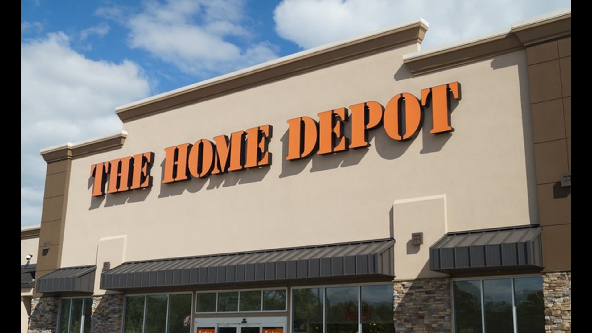 Man’s ‘Bathroom Humor’ Leads to 911 Bomb Threat Call at Kansas Home