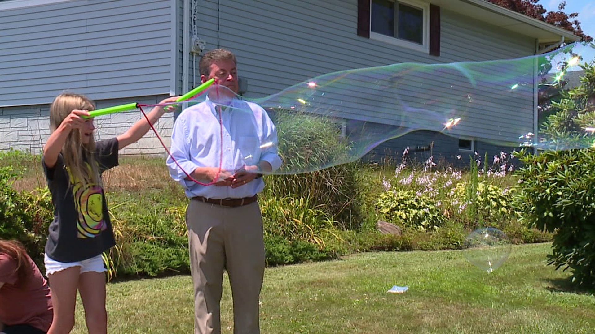 Newswatch 16's Kurt Aaron tests a product that the maker claims has been used to set every big bubble world record in the past 30 years!