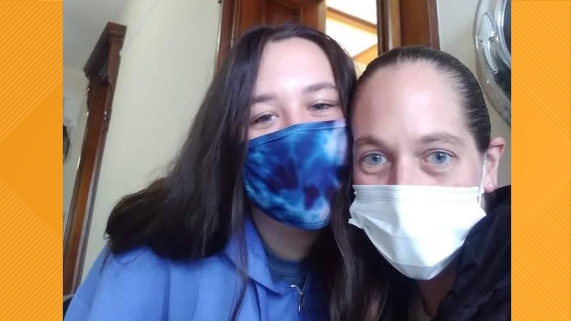 Reasons to smile: mother-daughter duo's act of kindness is now two years strong - Vimarsana News