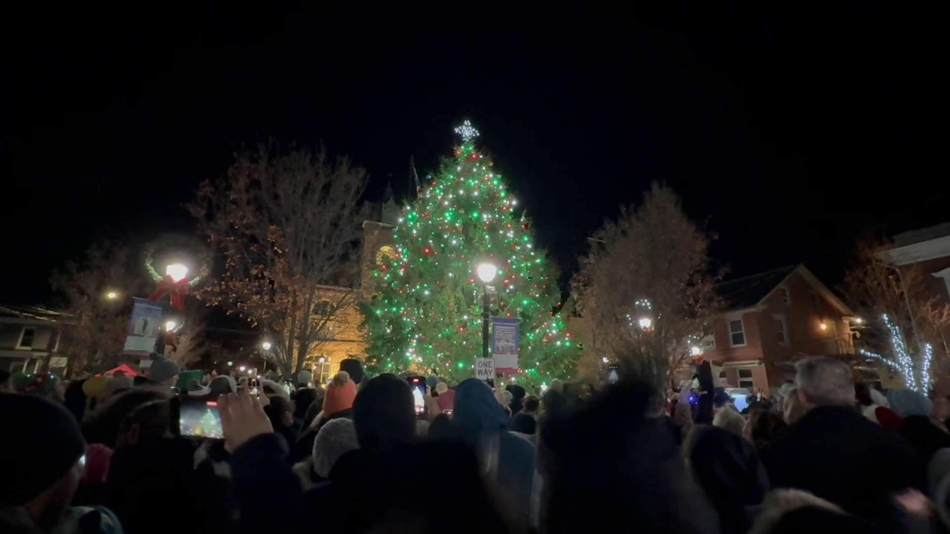 Hundreds of people packed Courthouse Square to get into the holiday spirit on Friday.