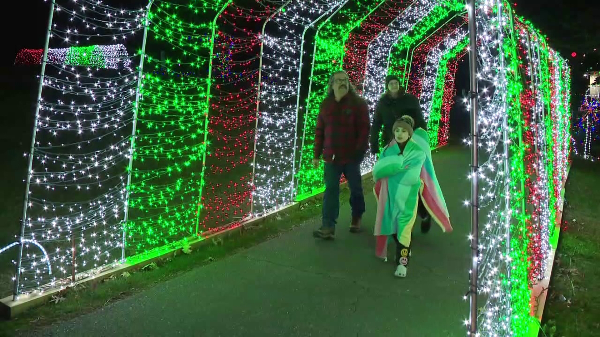 Festive light displays are a Christmas tradition for many and a golf club in Luzerne County is making sure all families can create some holiday memories.