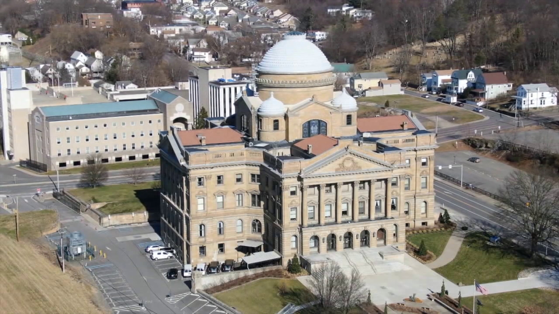 Newly elected members of Luzerne County's Government Study Commission will be sworn in prior to its first reorganization meeting on Monday.