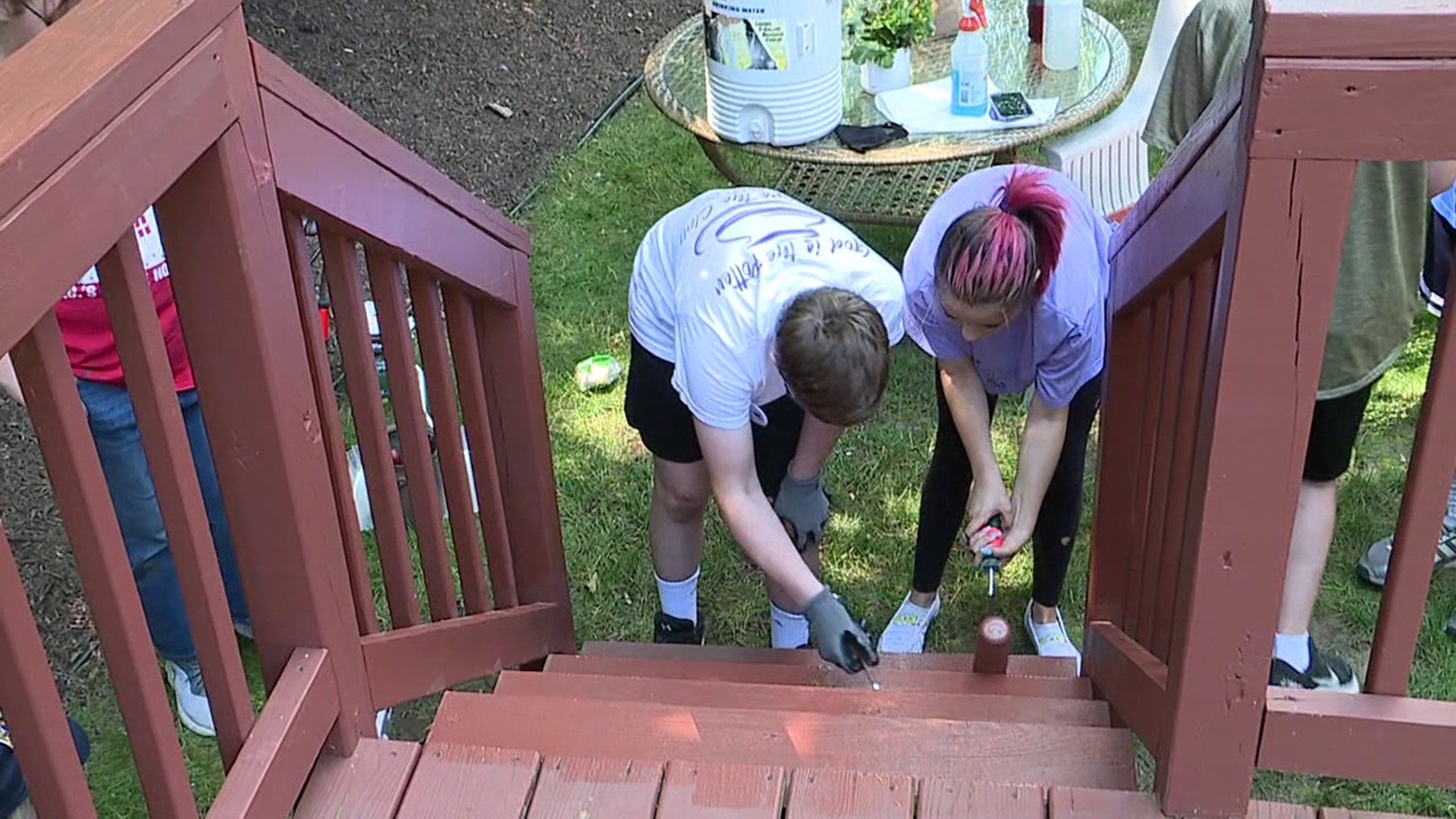 Youth missionaries from six Methodist churches in Pennsylvania and Connecticut are lending a helping hand in our area this week.