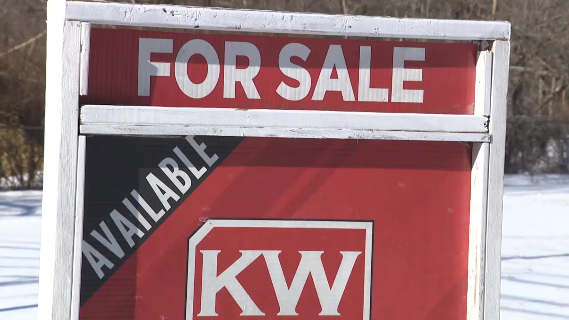 The housing market in Monroe County remains competitive, with a slight advantage for sellers.