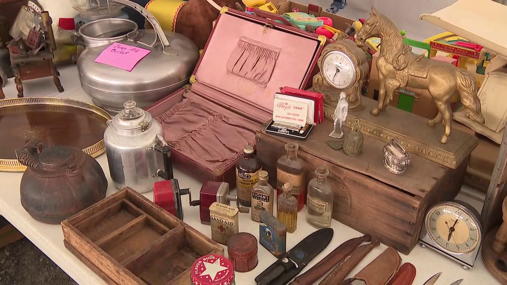 Newswatch 16's Mackenzie Aucker shares some of the antiques and collectibles headed for the auction block.