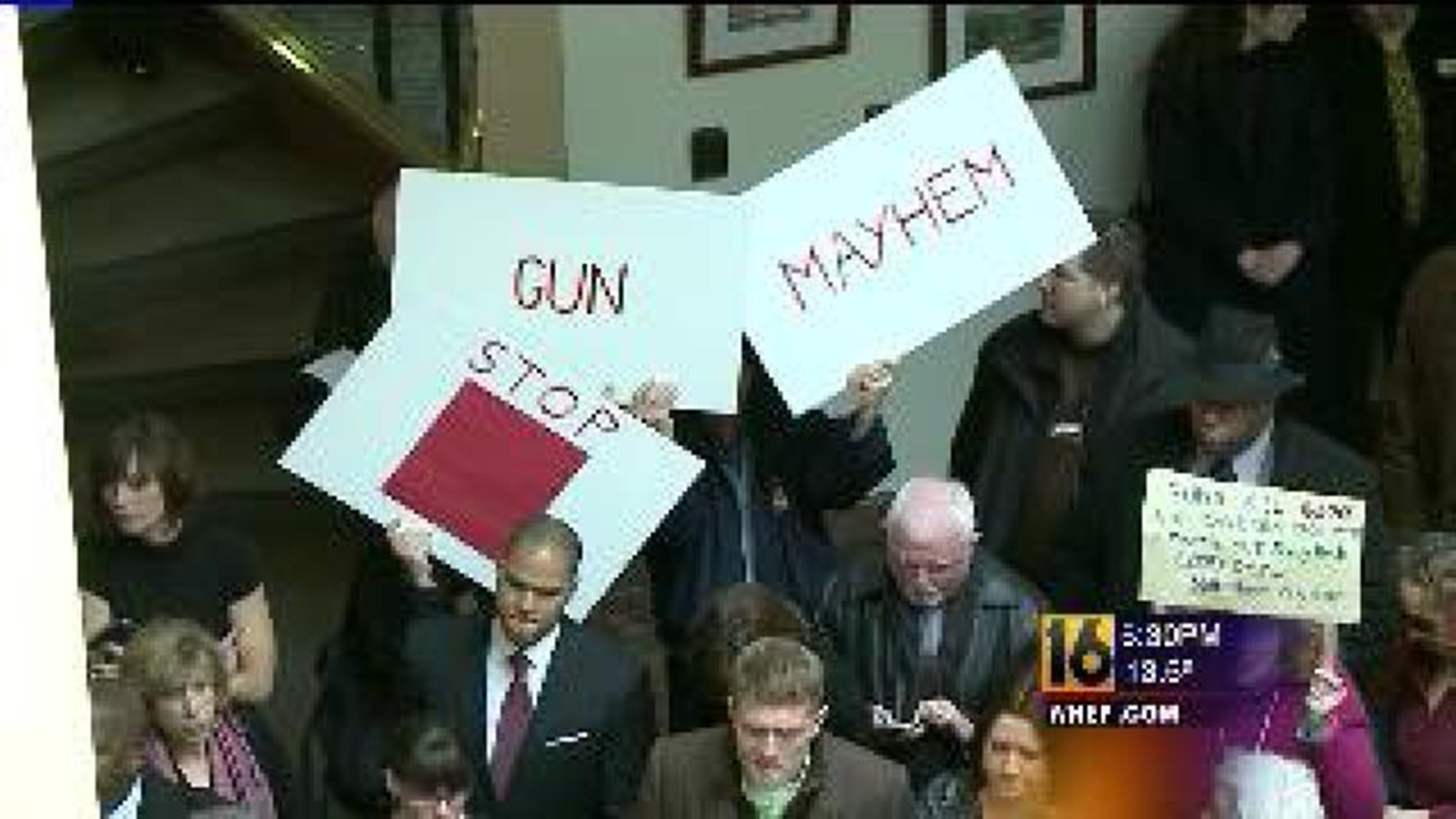 Dueling Rallies Over Gun Control in Capital
