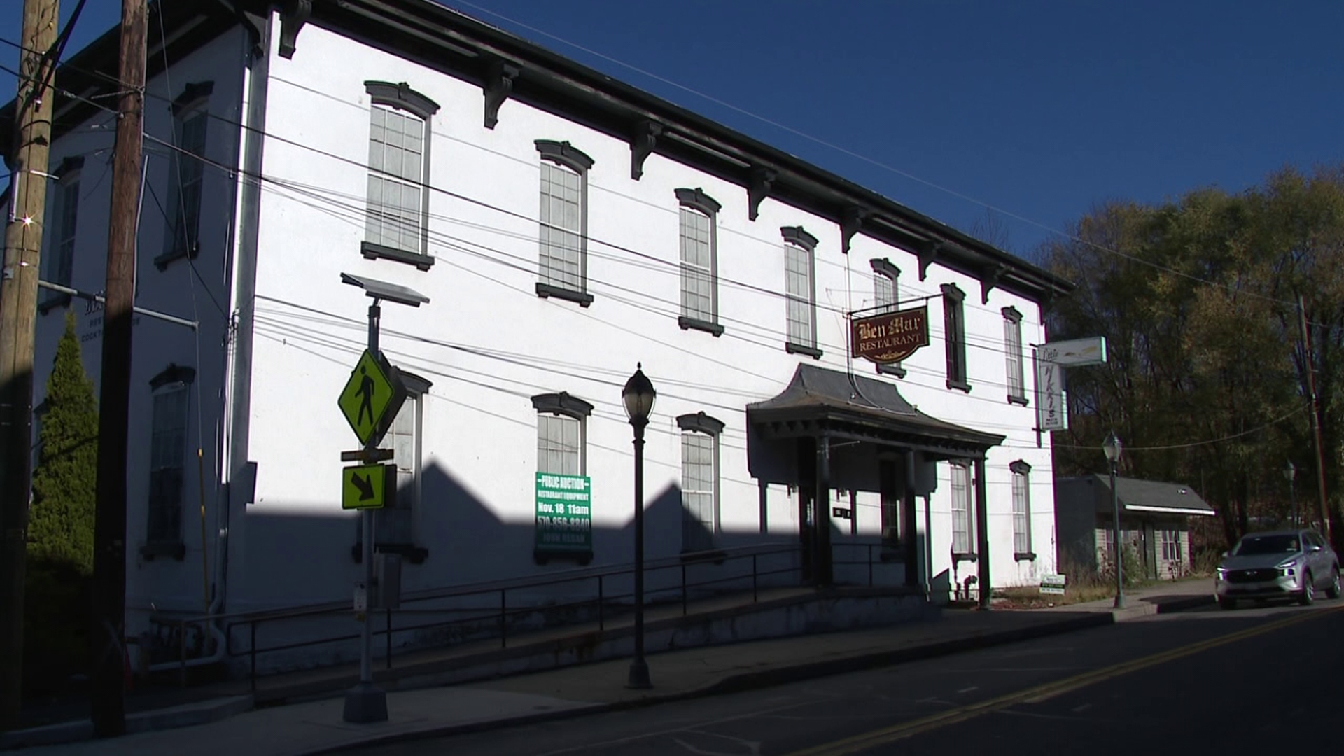 A landmark business is closing its doors after more than 60 years of serving the city of Carbondale. 