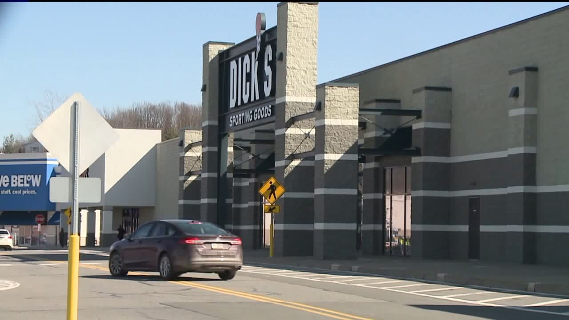 Shoppers React to Change in Gun Sales at Dick`s Sporting Goods