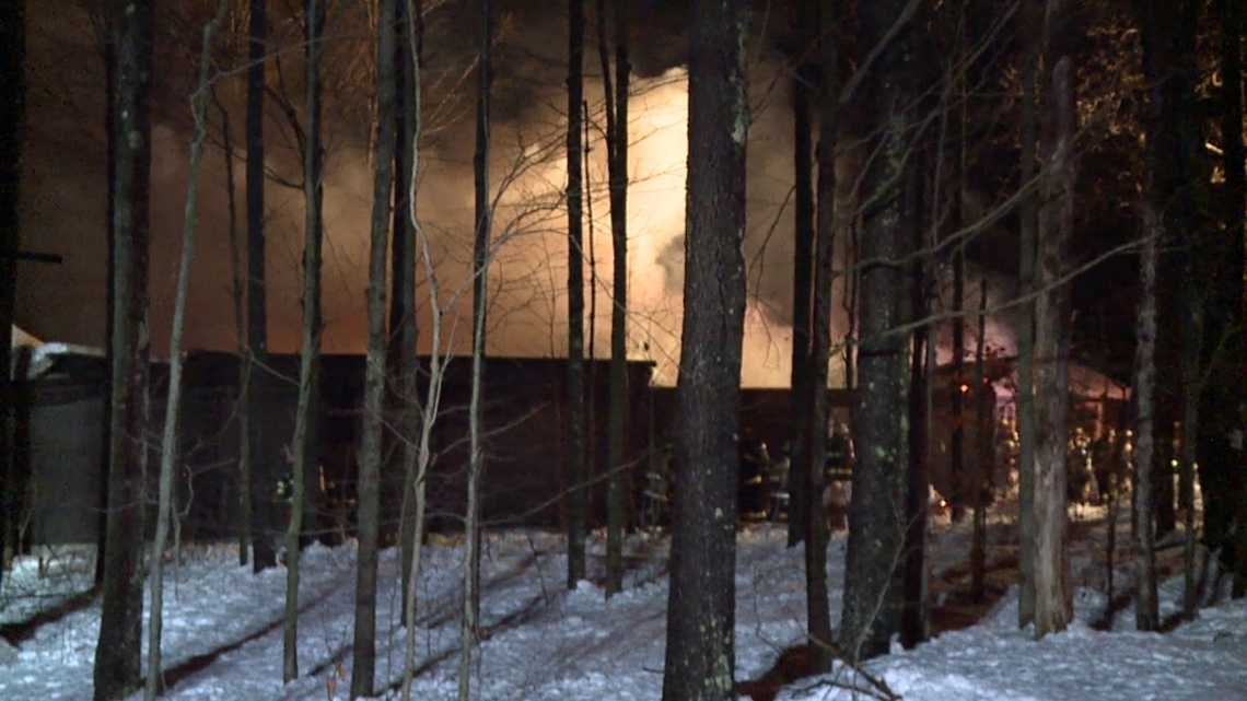Crews battle large garage fire in Lackawanna County | wnep.com