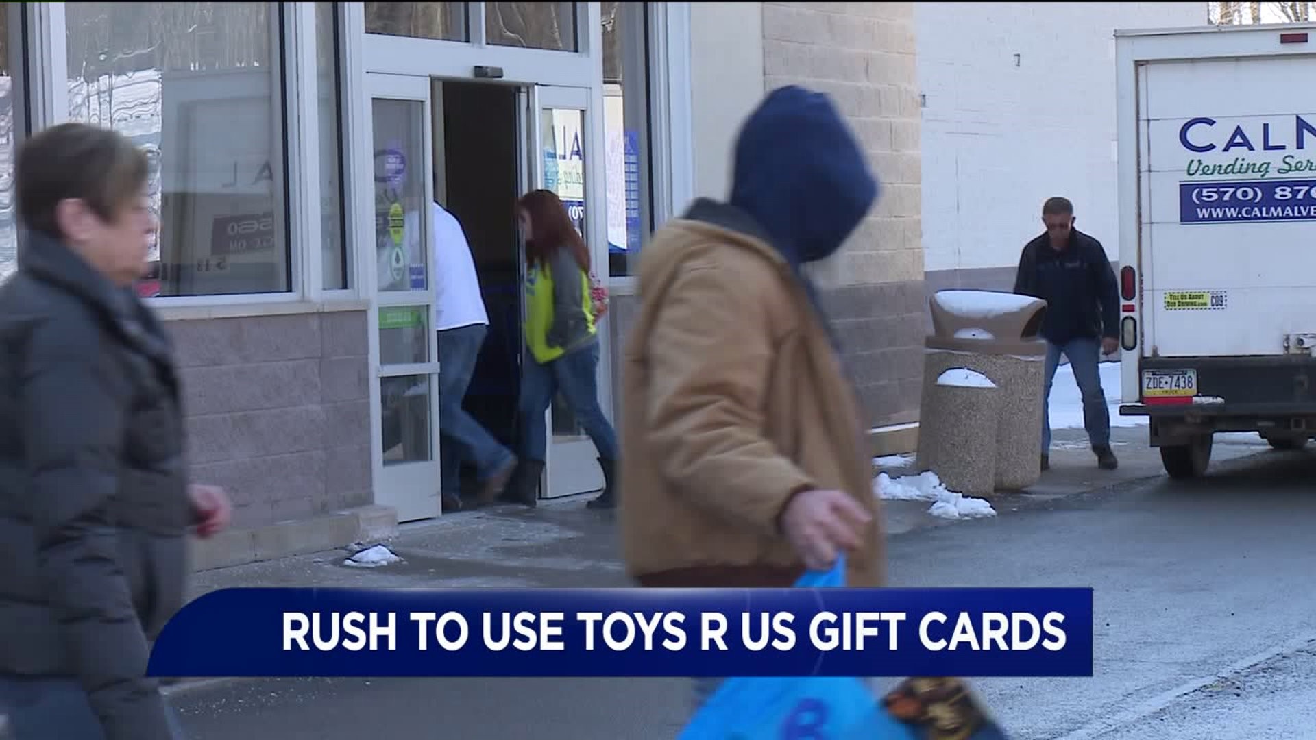 Rush to Use Toys "R" Us Gift Cards