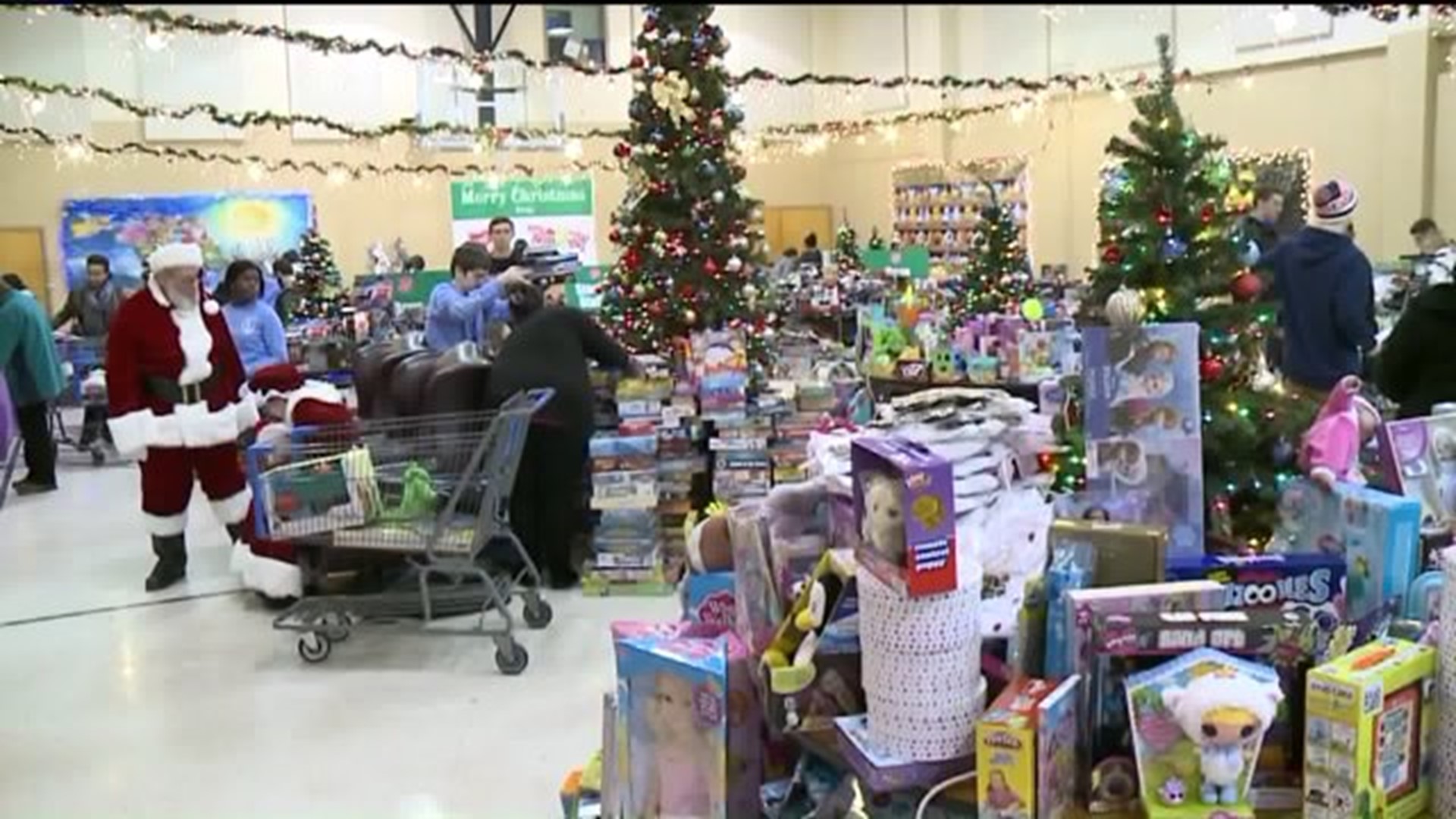 Salvation Army Offers Lots of Help for Christmas