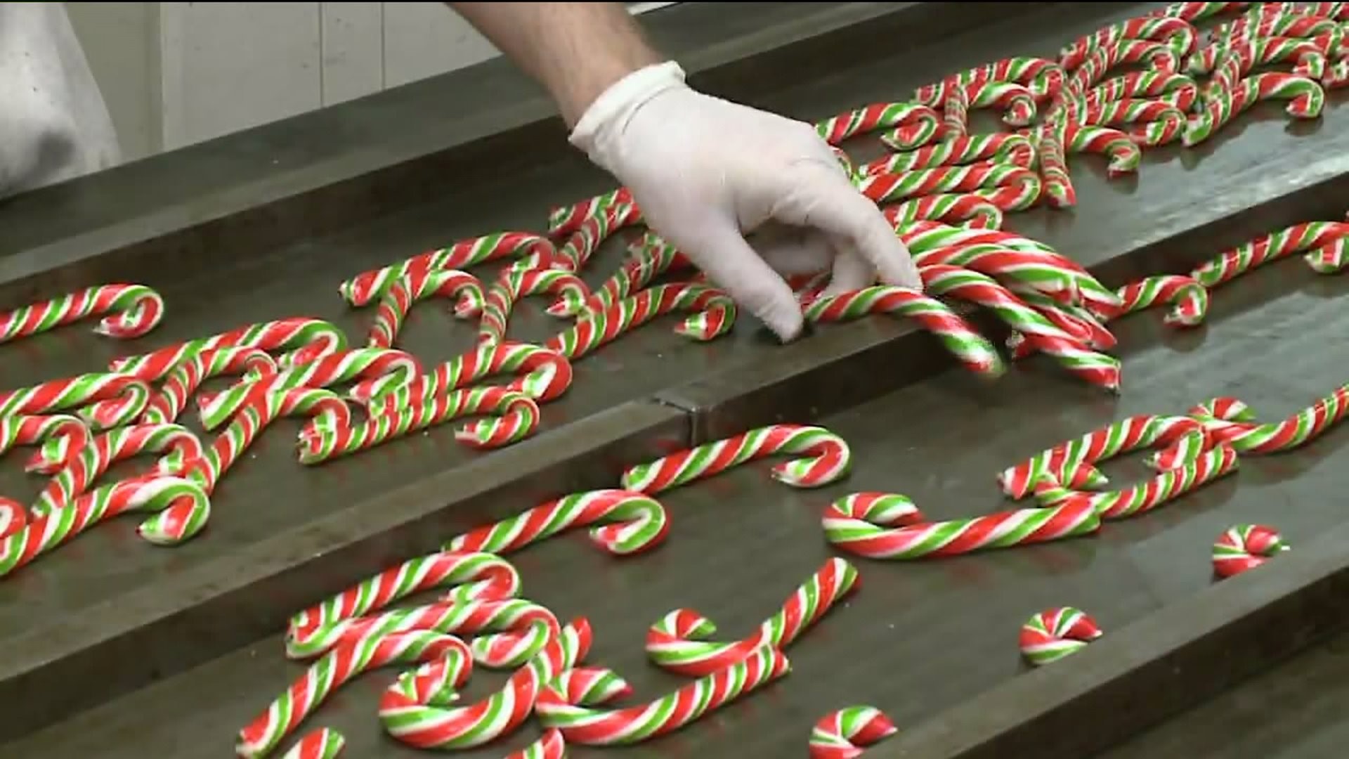 Making Candy Canes for Christmas