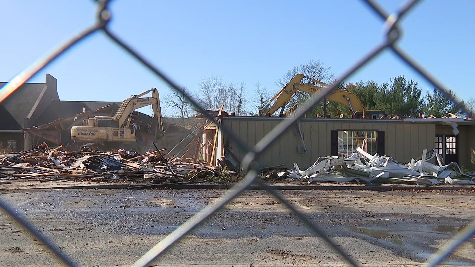 Some longtime customers stopped by the former eatery to watch the demolition process begin. Newswatch 16's Nikki Krize shows us the bittersweet scene.