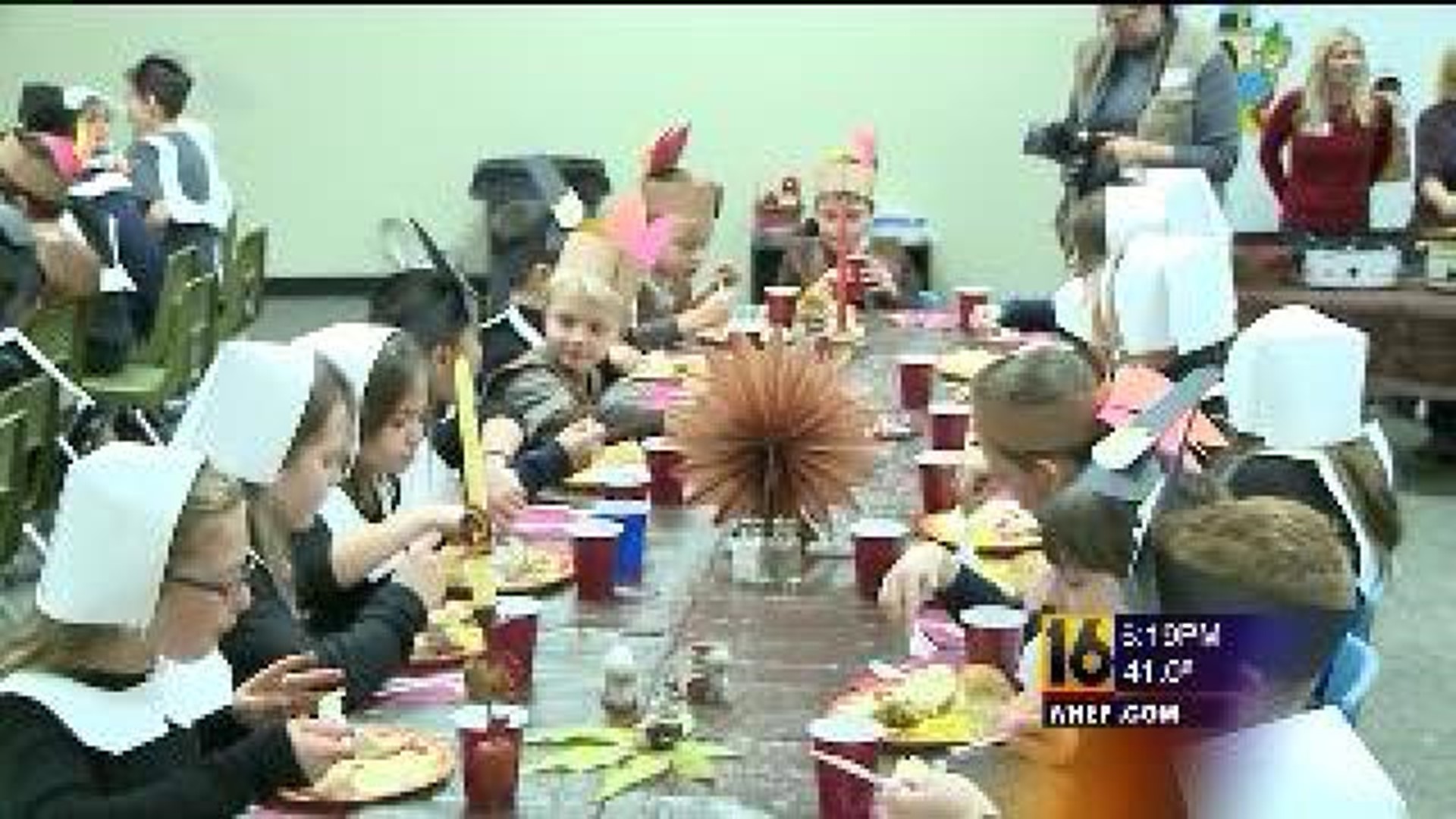 Students Feast on Thanksgiving Meal
