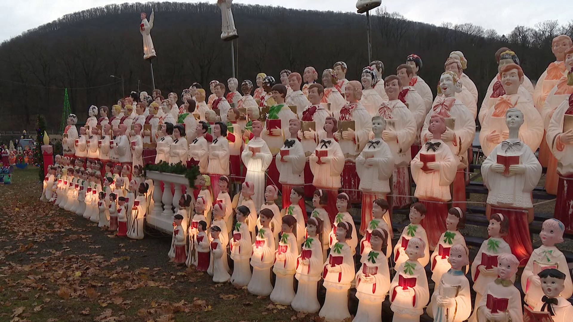 Tharptown Christmas Display spreading holiday cheer with massive ...
