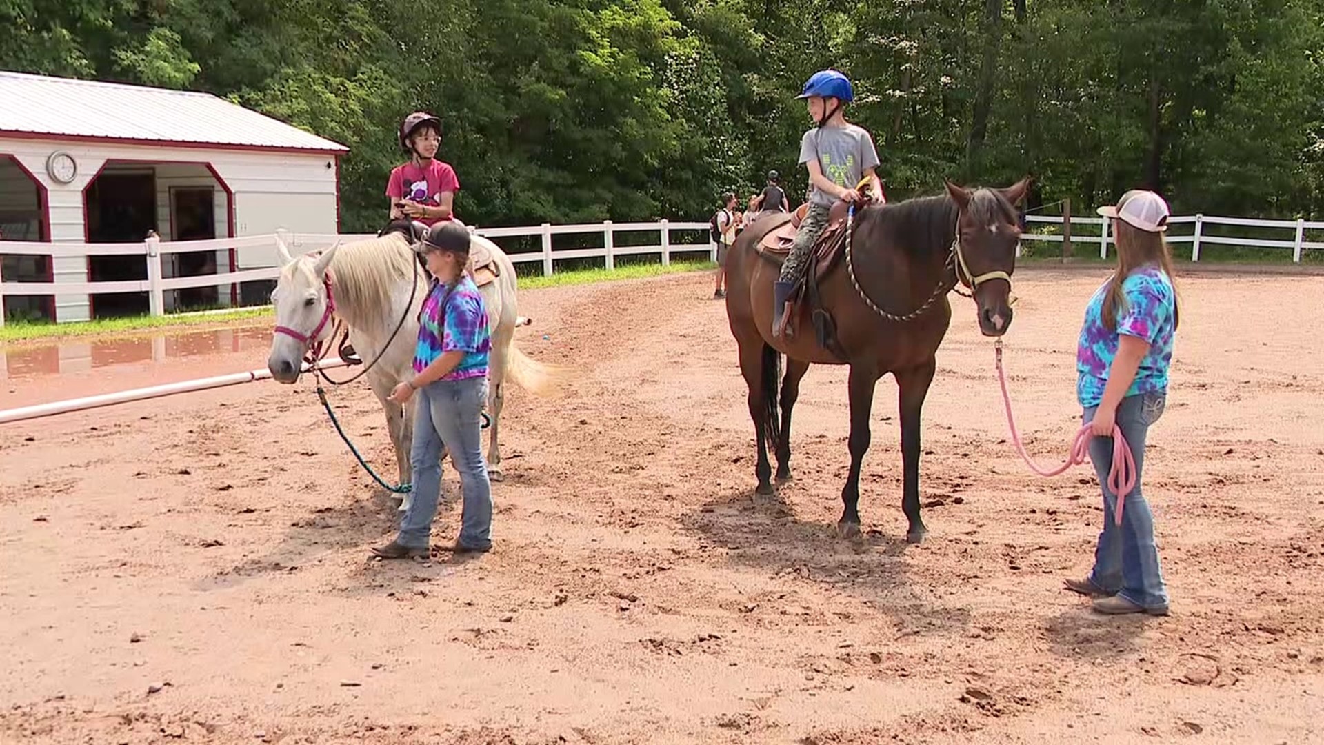 Newswatch 16's Chelsea Strub stopped by a therapeutic riding center in Luzerne County, where folks are enjoying the milder weather.