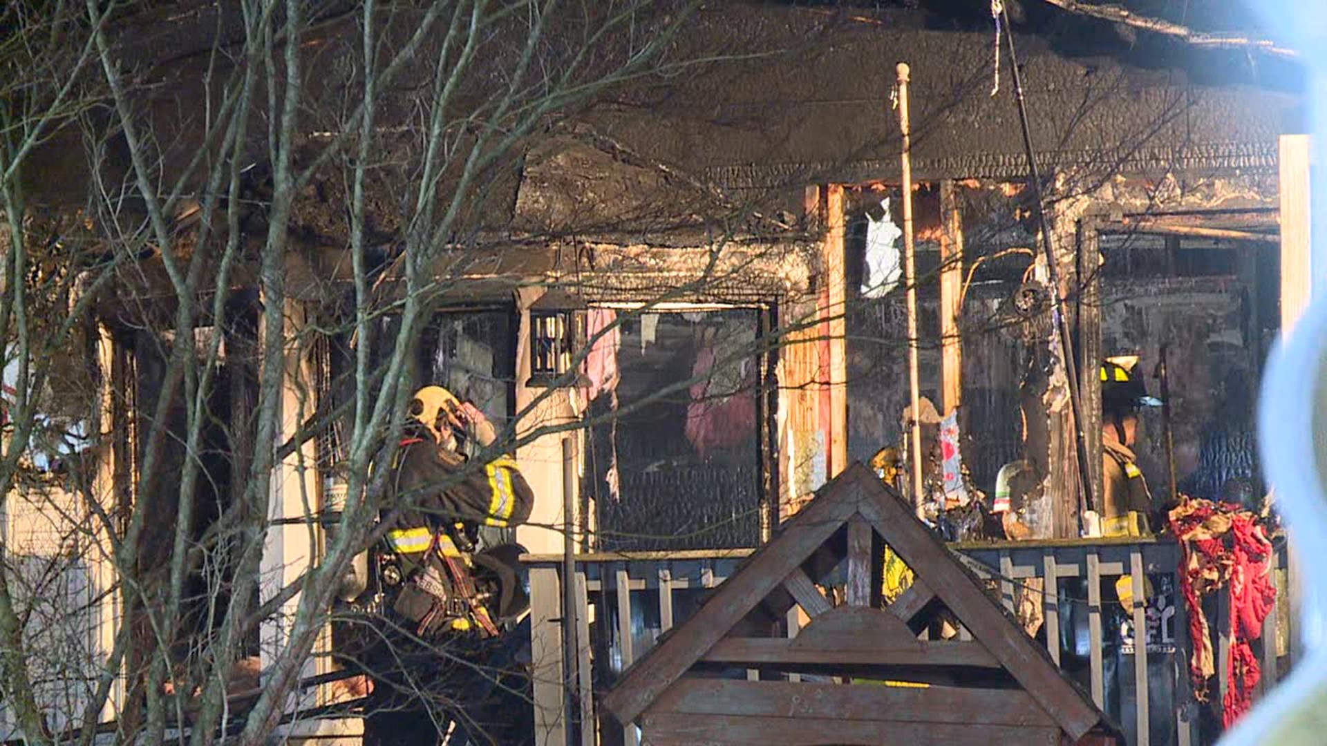 Early-morning fire in Wayne County