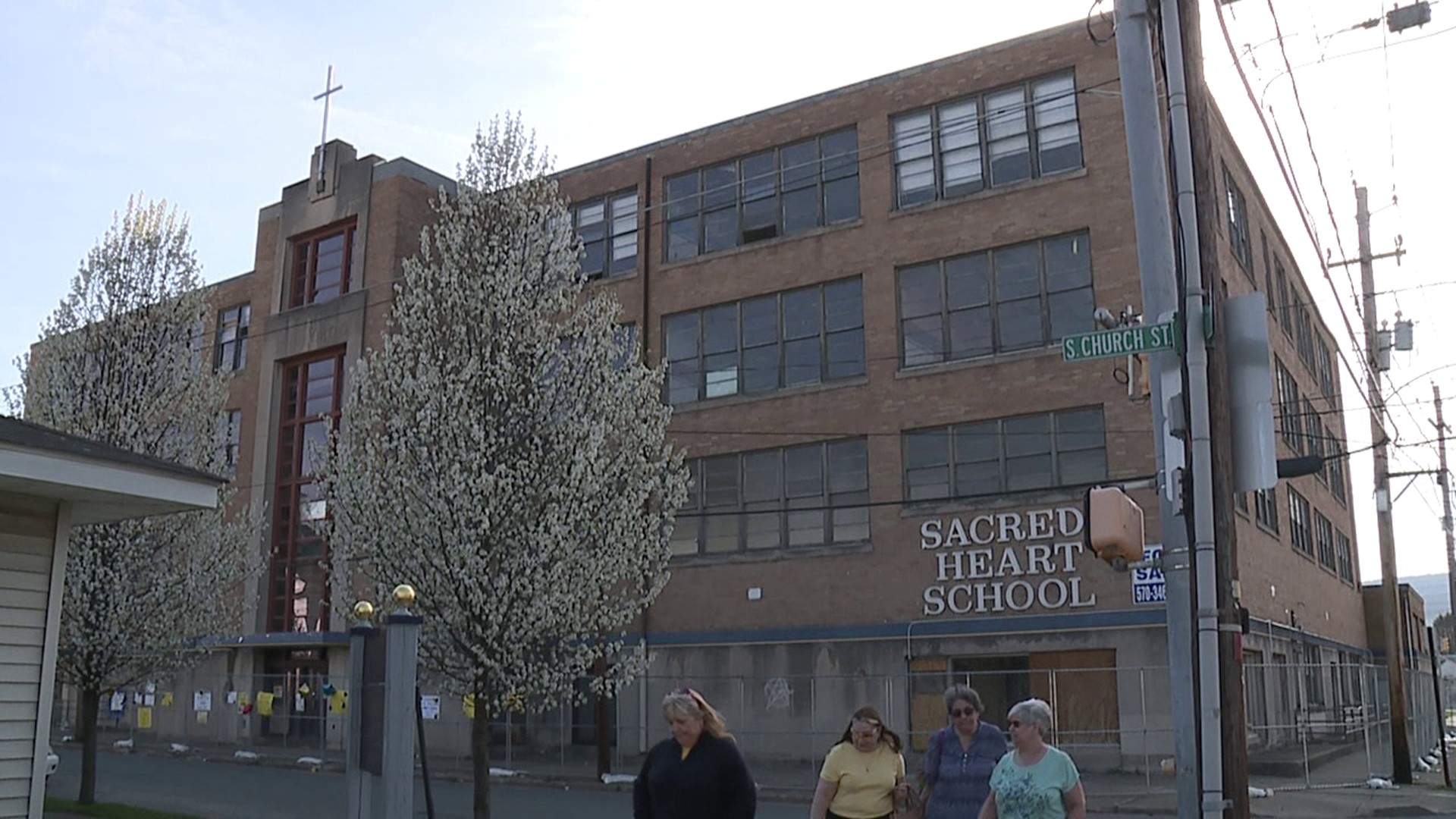 This week the former Sacred Heart High School in Carbondale is set to be torn down and on Sunday alumni gathered at the site to bid it farewell.