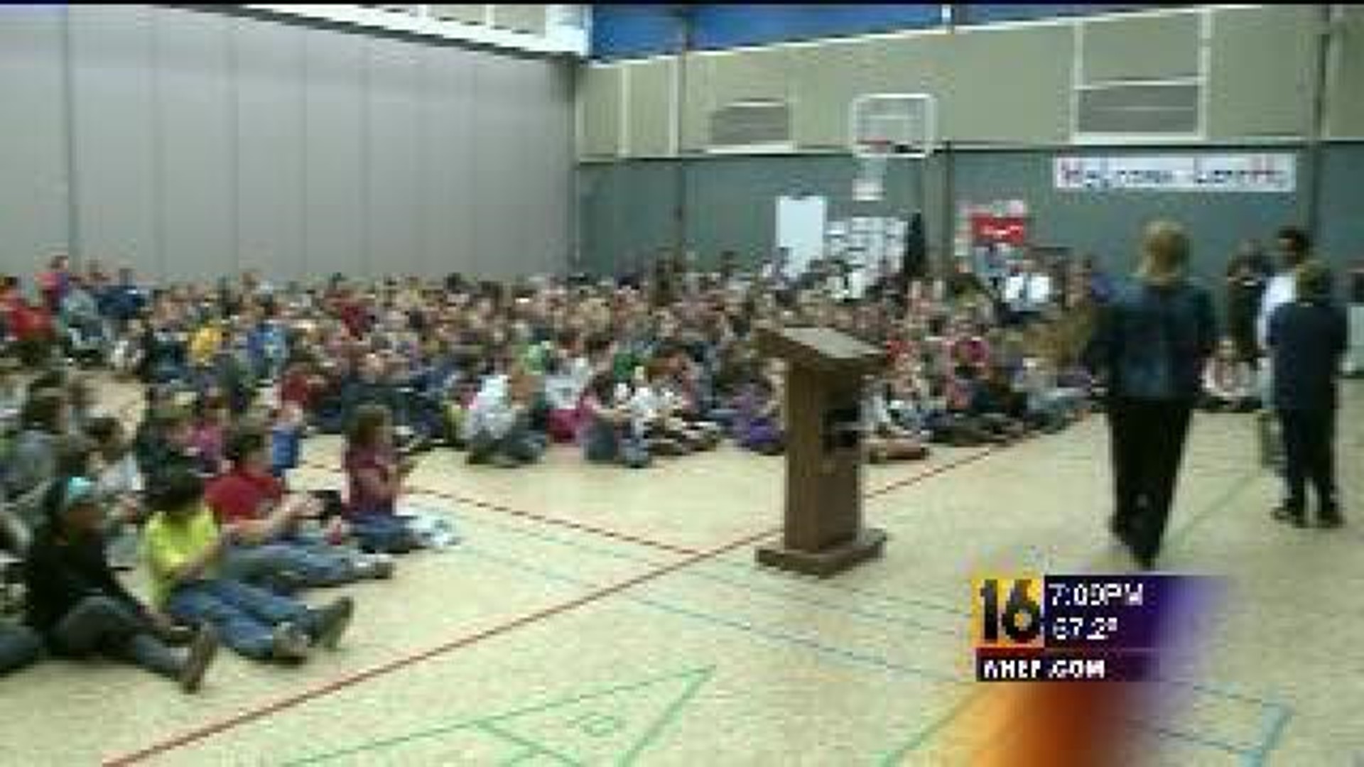 Special Olympian Speaks to Students About Bullying