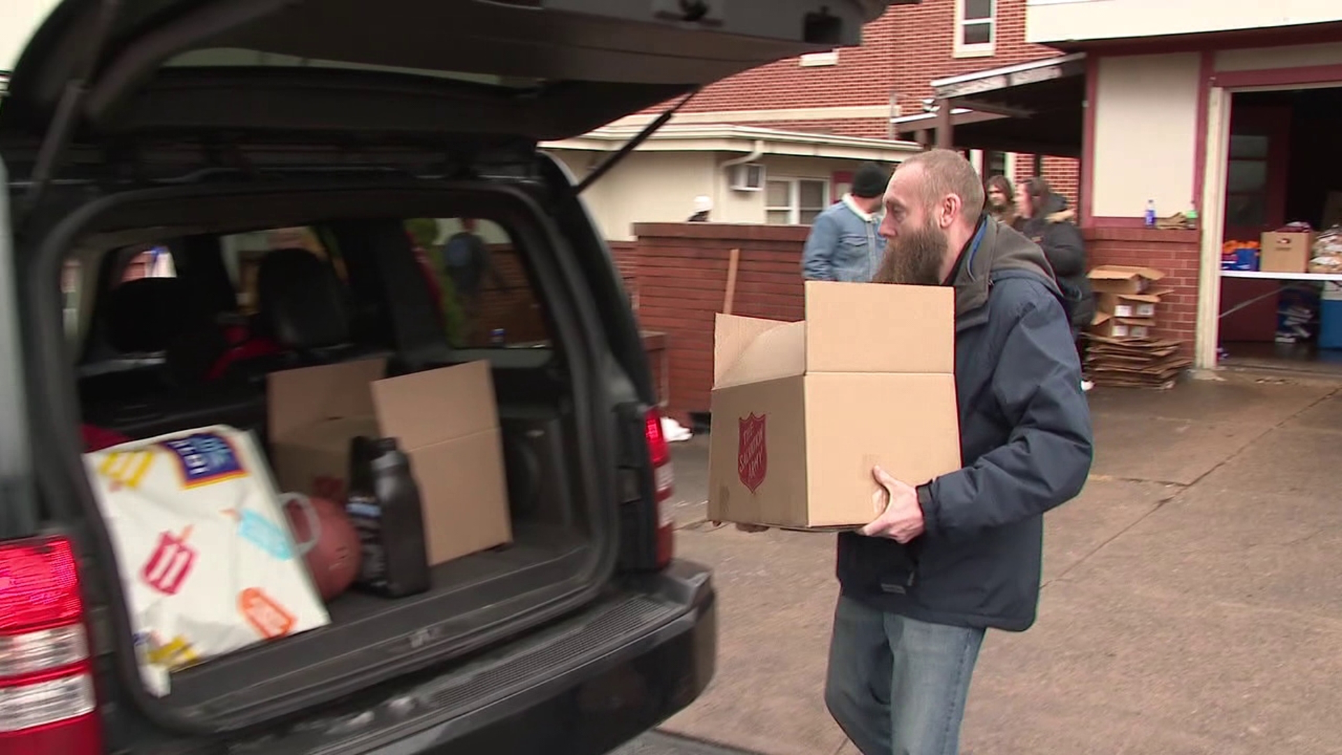 Newswatch 16's Mackenzie Aucker shares how the food giveaway is helping those in need ahead of the holiday.