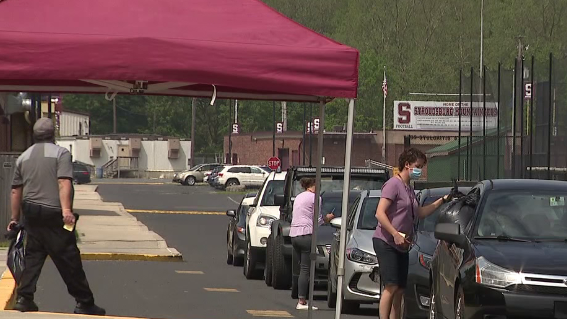 Stroudsburg Area School District students will be allowed to pick up and drop off school supplies this week. Everything will be done curbside.