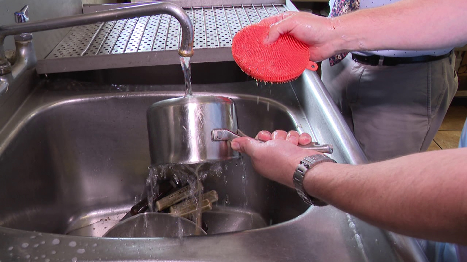 Kurt Aaron tests a product that the maker claims allows you to clean any job around the house, from delicate to tough.