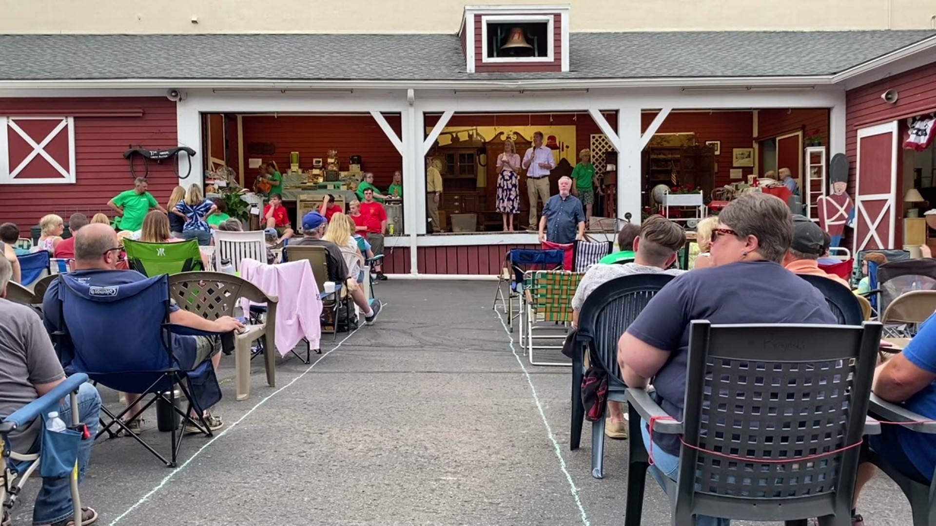 Jon Meyer and Renie Workman tested their auctioneer talents.