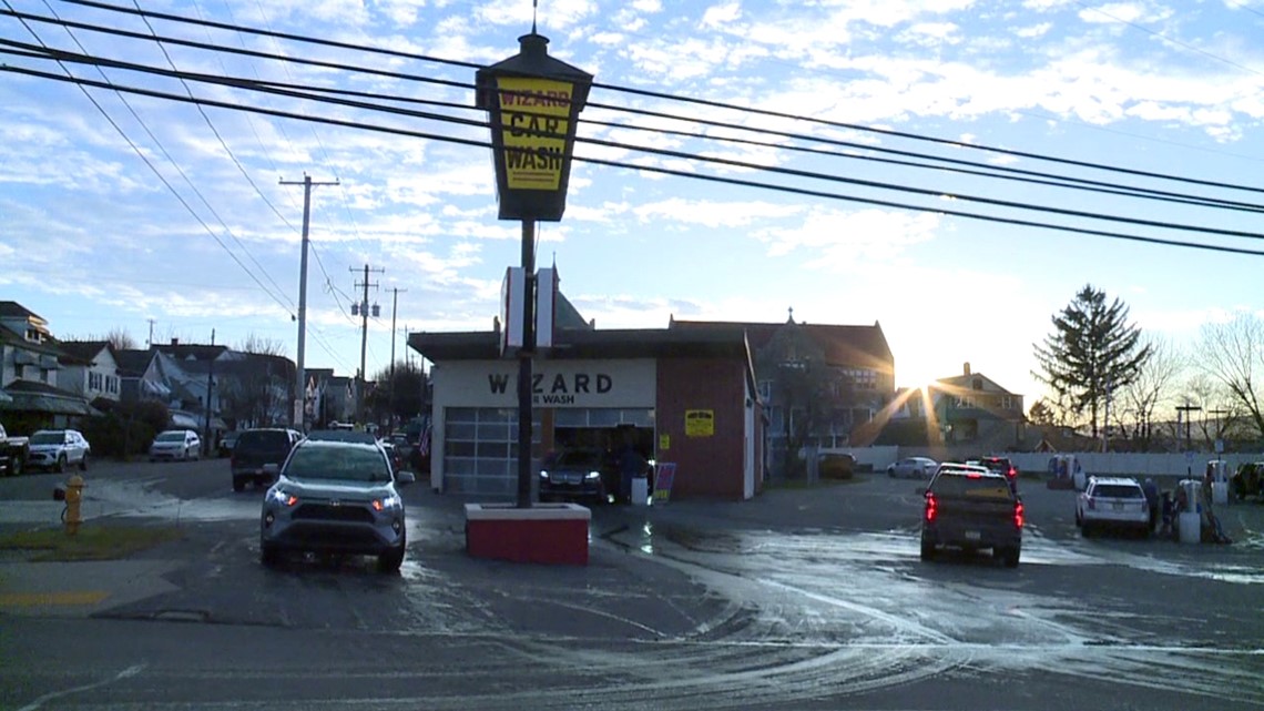 Drivers stop for a car wash amid sunny weather - Vimarsana News