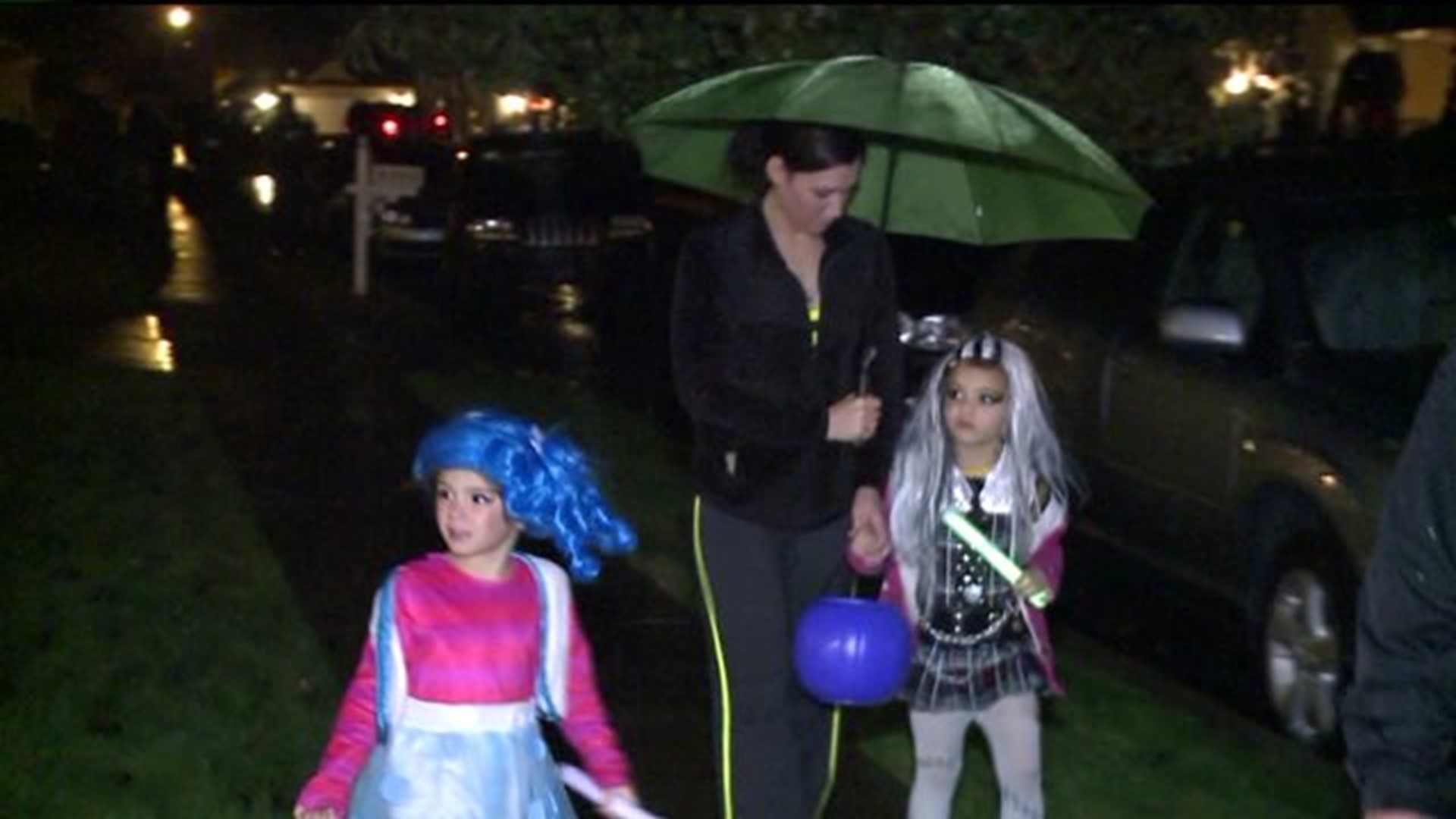 How to Stay Safe While Trick-or-Treating
