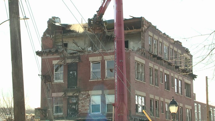 Demolition begins on former hotel in Carbondale