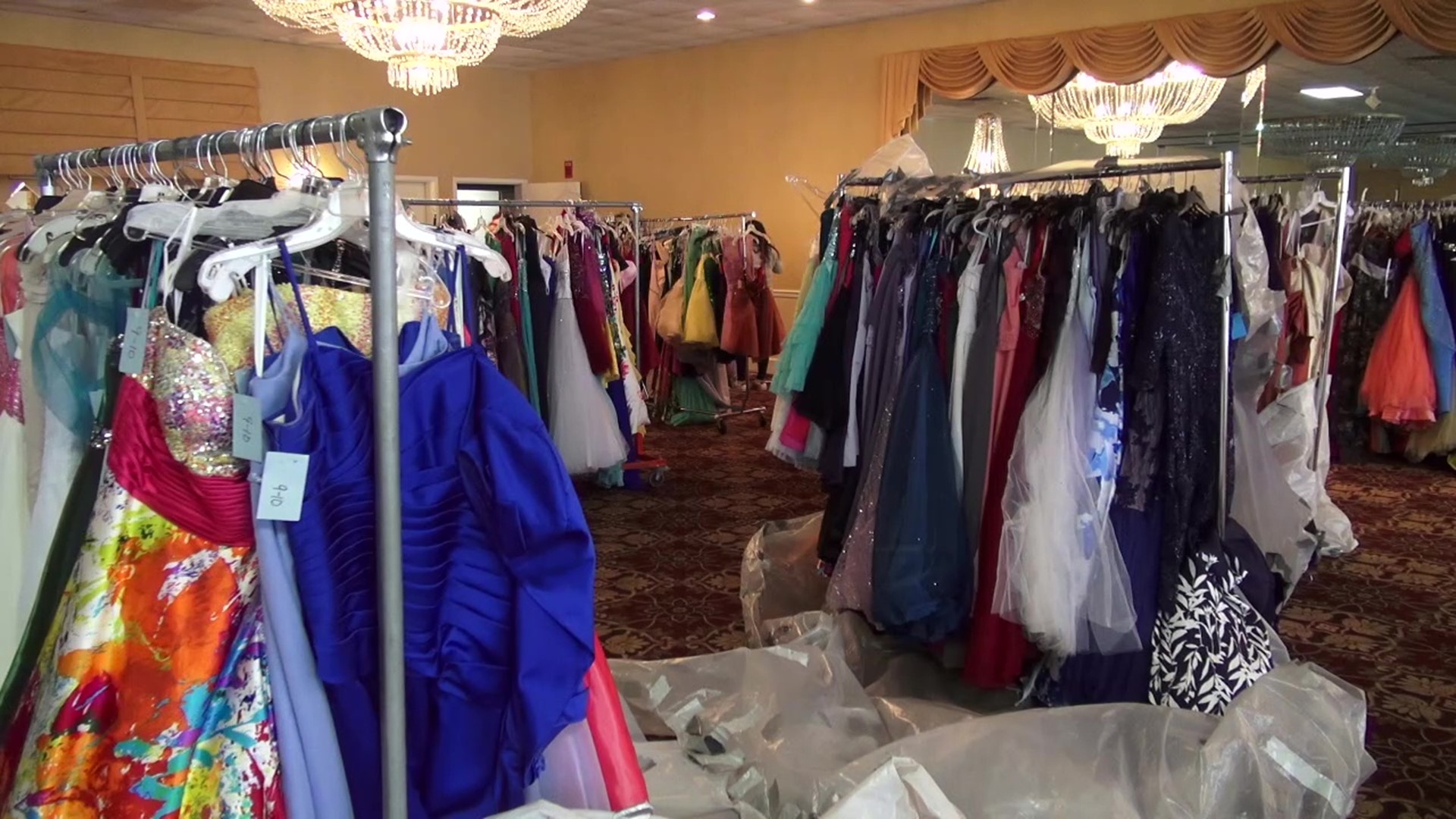 The group, which provides low-cost dresses and gowns for students, announced the closure on Thursday.