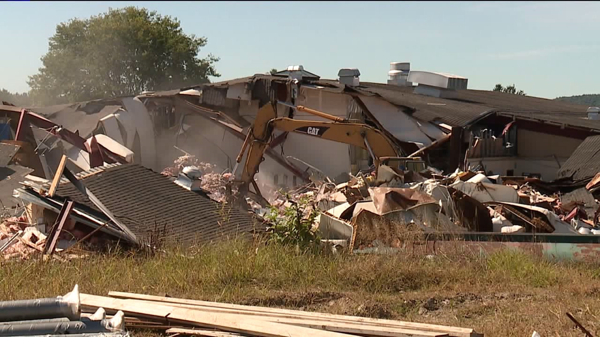 Demolition Begins on Former Elementary School