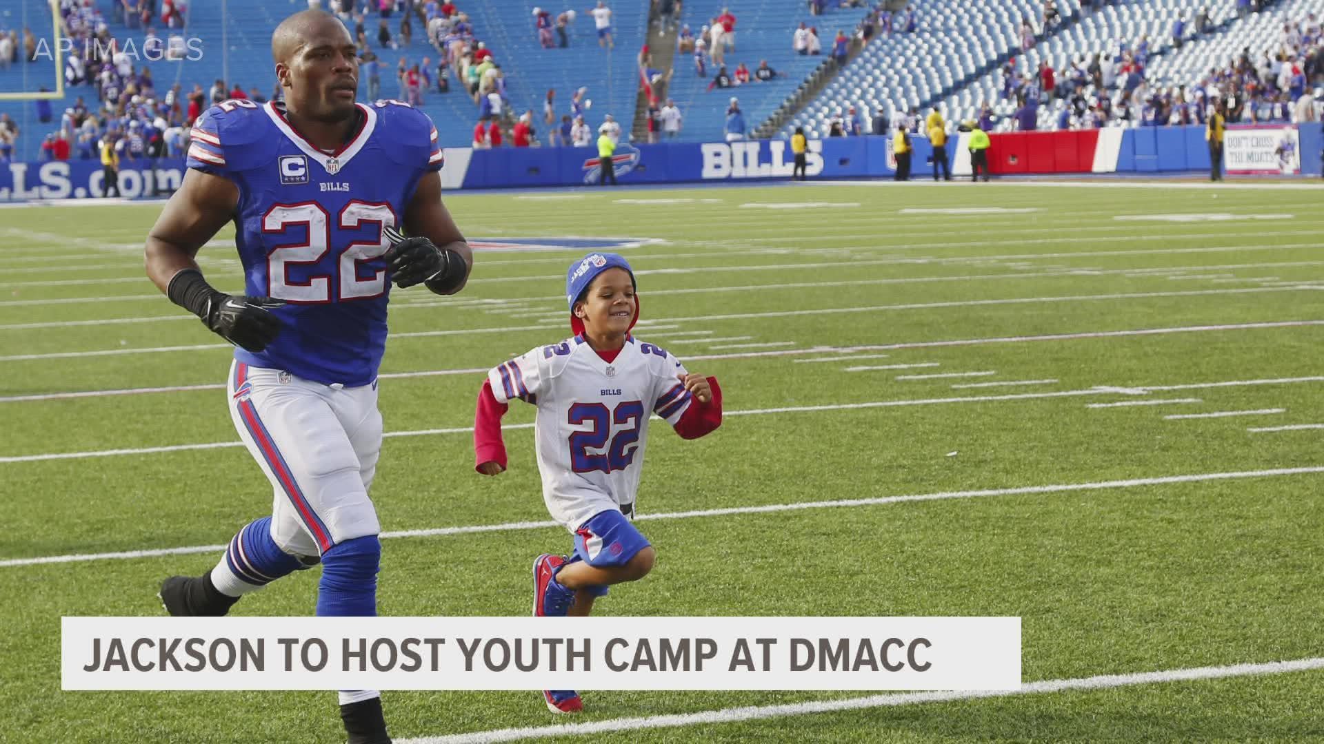 Former NFL running back Fred Jackson to host youth football camp in Ankeny