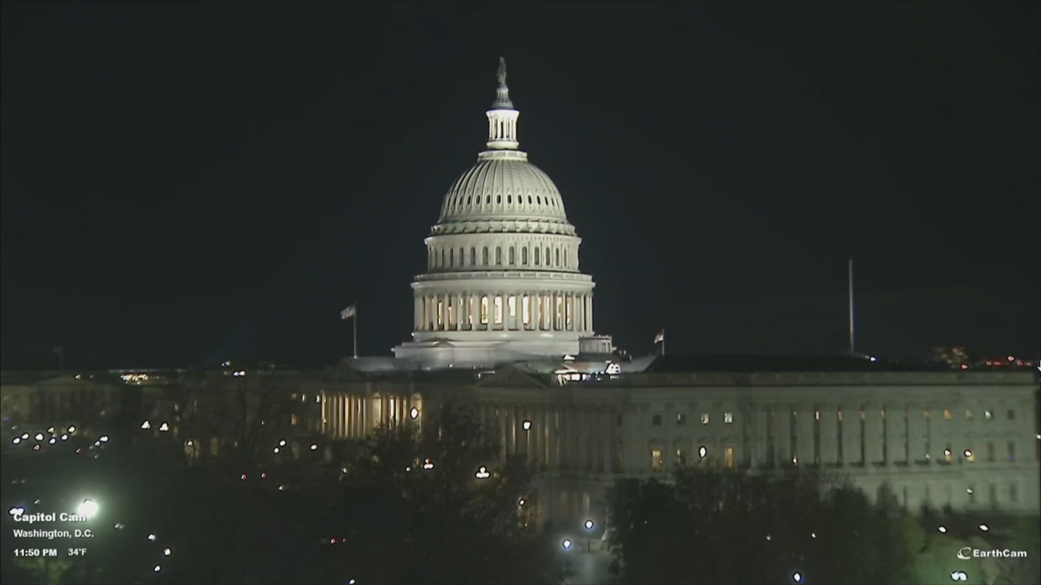 Iowa politicians speak out as government shutdown heads into fourth week