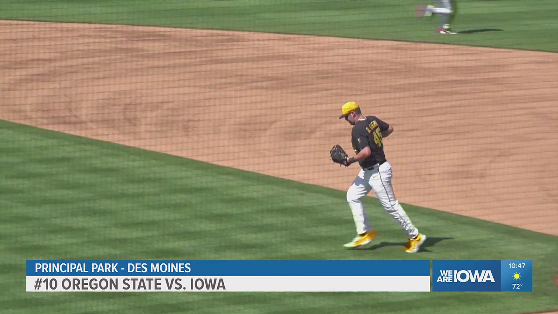 A two-run shot for Oregon State in the third elevated the team over Iowa.