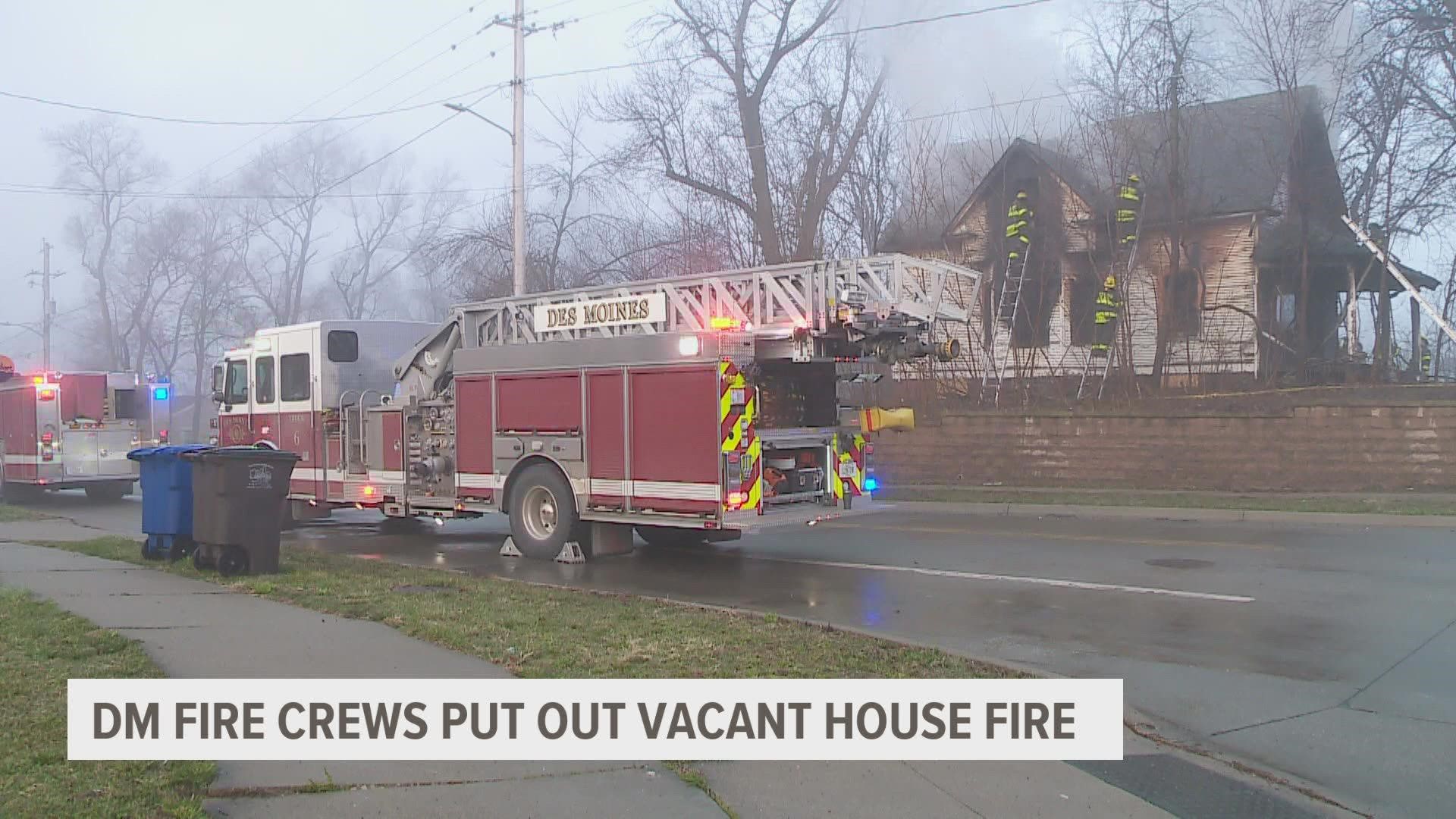 A Thursday morning fire forced police to close portions of McKinley Avenue and South Union Street.